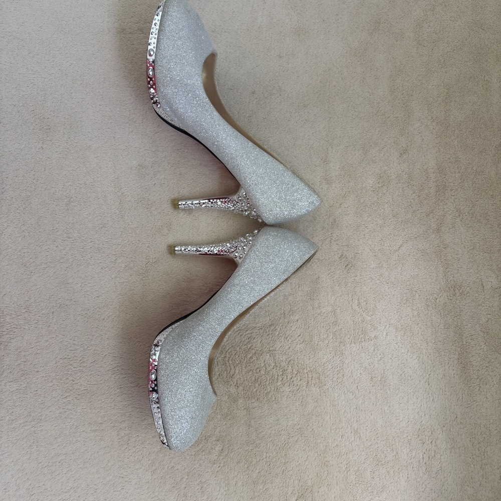 Silver high heels - Picture 2 of 2